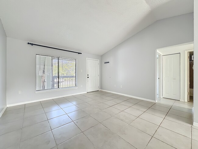 Building Photo - 1515 Huntington Ln