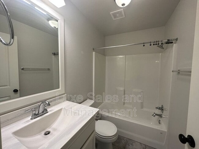 Building Photo - 15749 Potomac Dr