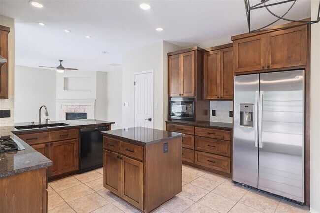 Building Photo - 12520 Sir Christophers Cove