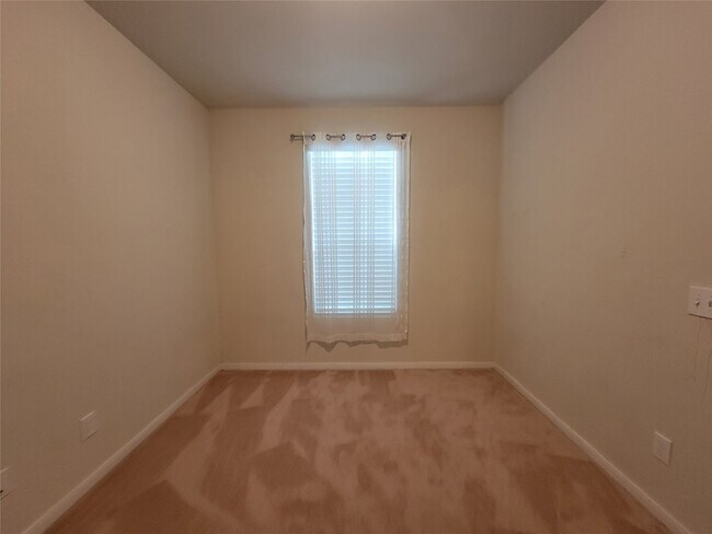 Building Photo - 20135 Linden Spruce Ln