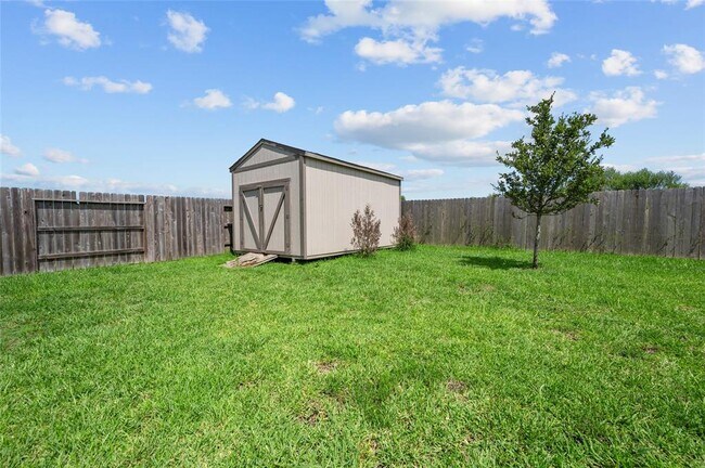 Building Photo - 14014 Phelps Dr
