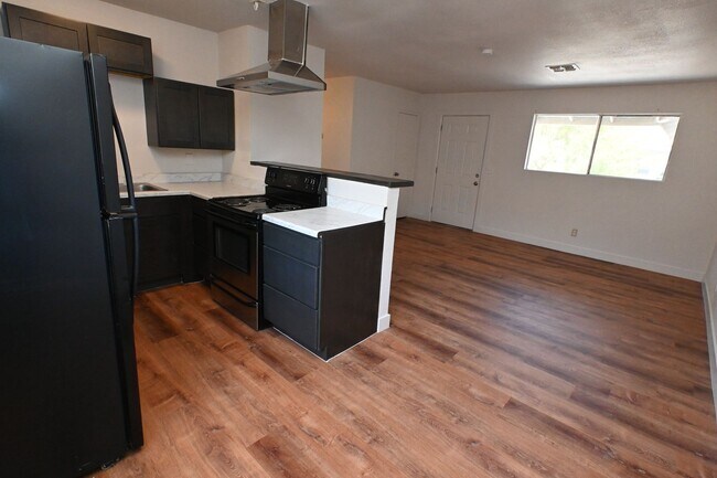 Building Photo - 1512 Cobb Ln