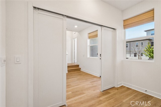 Building Photo - 275 Sash