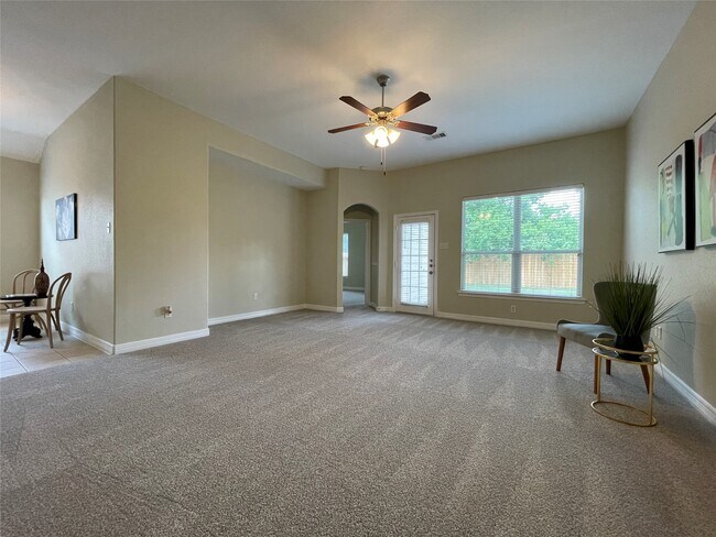Building Photo - 5811 Ranch Riata Ct