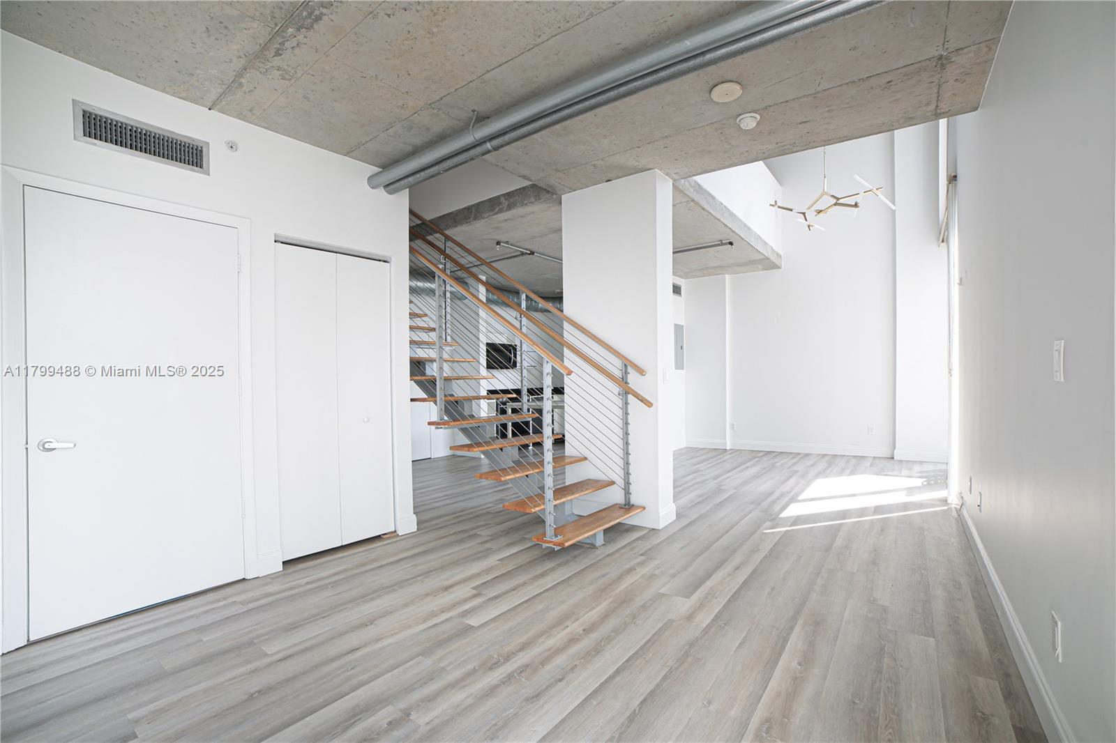 Building Photo - 690 SW 1st Ct