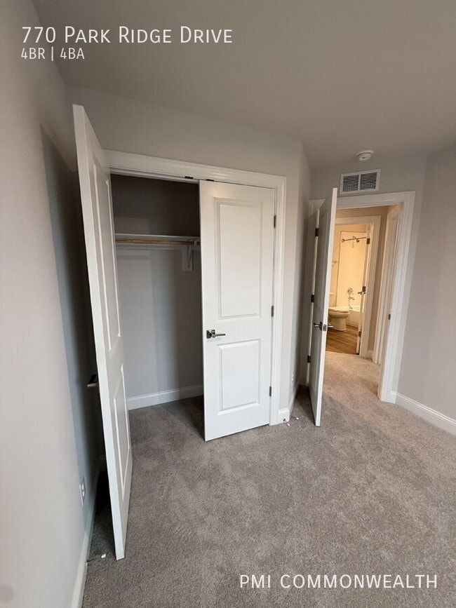 Building Photo - 770 Park Ridge Dr