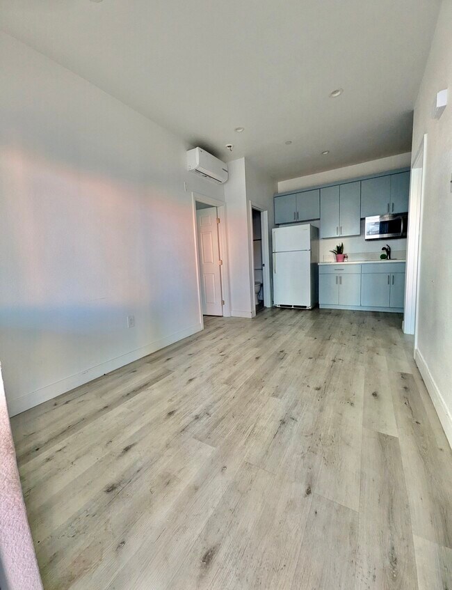 Building Photo - 11033 S Burin Ave