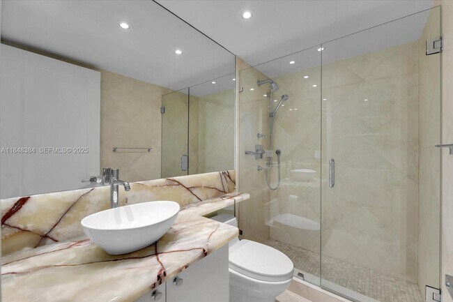 Building Photo - 600 Grapetree Dr