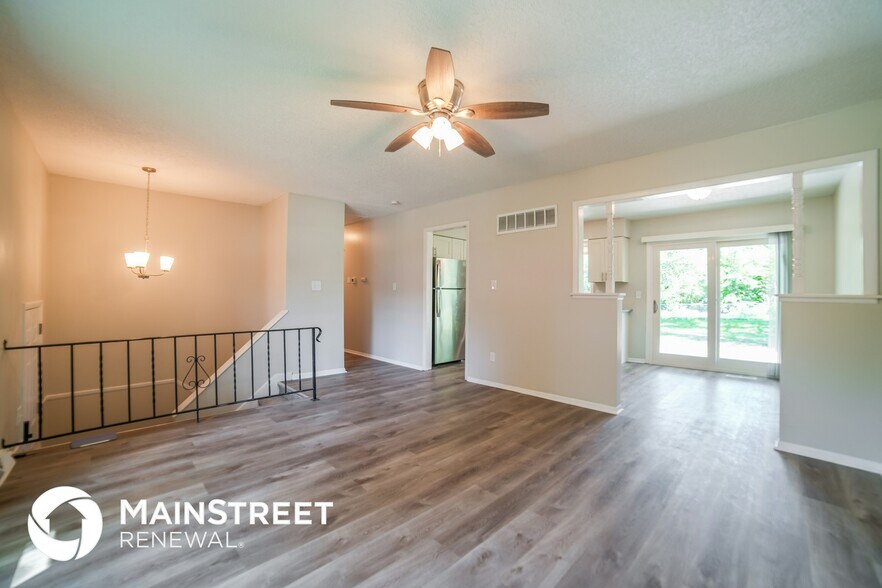 Building Photo - 601 S Central St