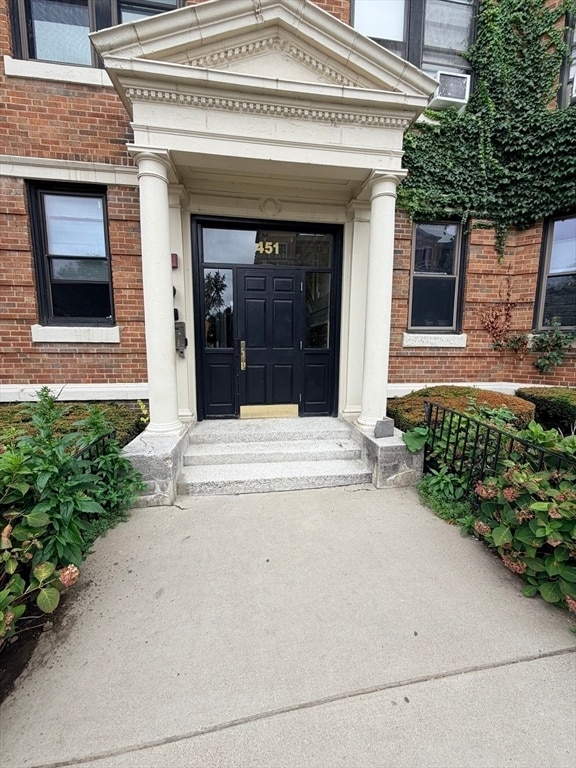 Building Photo - 451 Park Dr