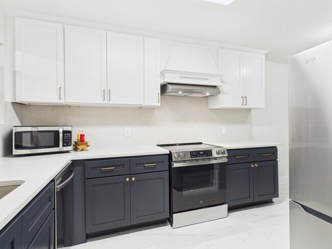 Building Photo - 7836 Bateman Ln