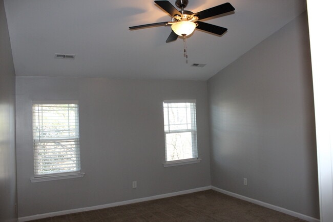 Master Suite- Vaulted Ceiling - 4822 Landover Bluff Way
