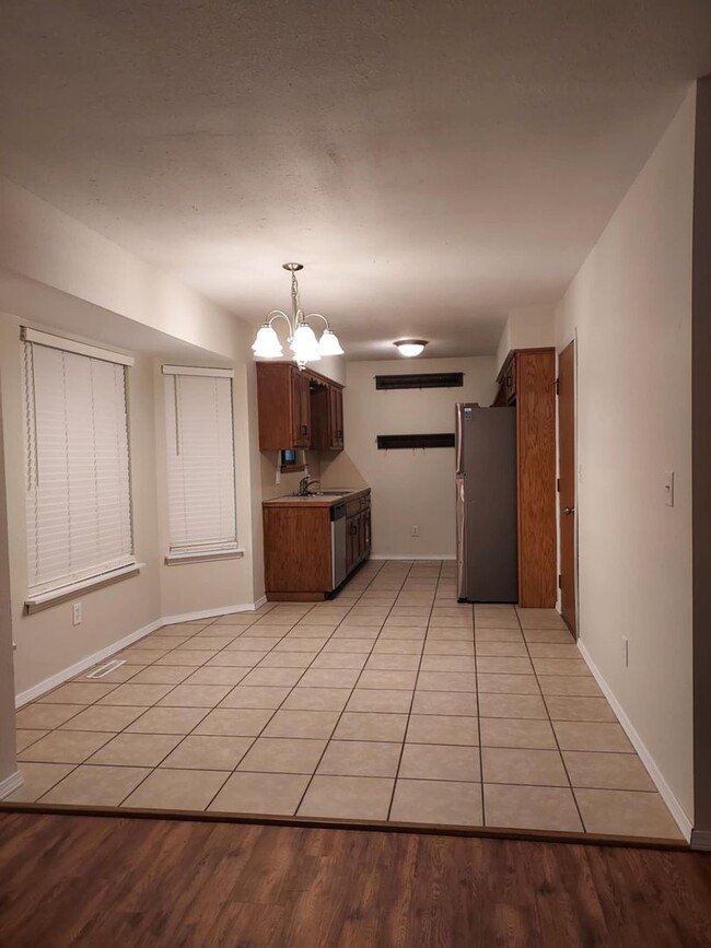 Building Photo - Charming 3-Bed, 2-Bath Rental Home in West...