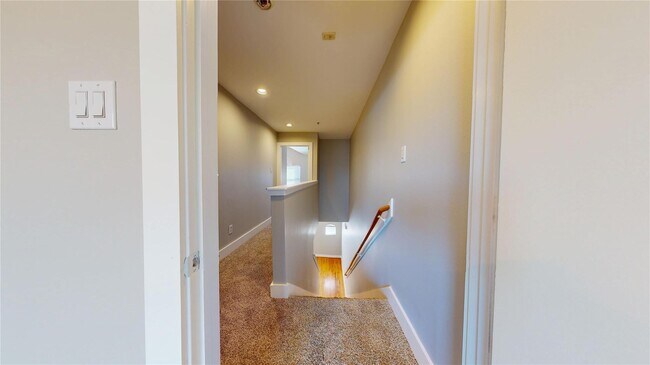 Building Photo - 8715 Meadowcroft Dr
