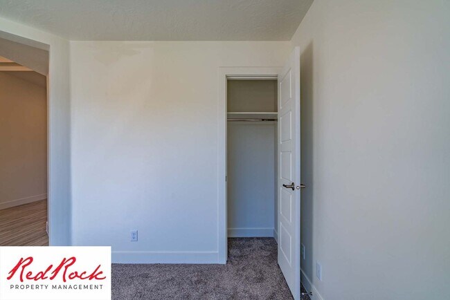 Building Photo - Incredible 3 Bedroom, 2 Bathroom Property ...