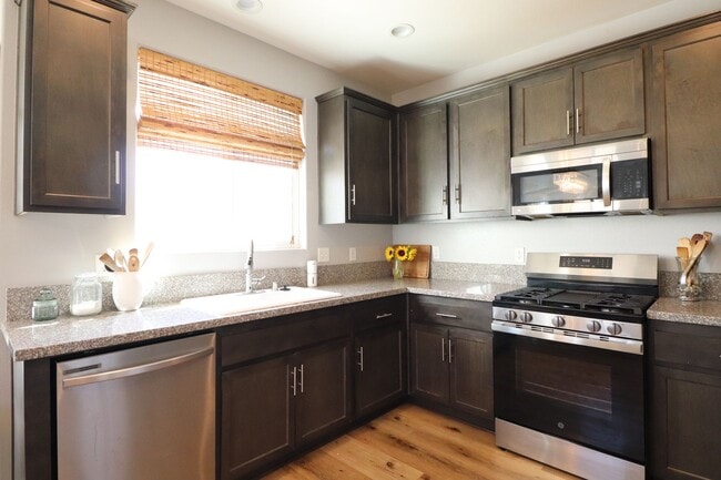 Building Photo - Great Pasadera Home