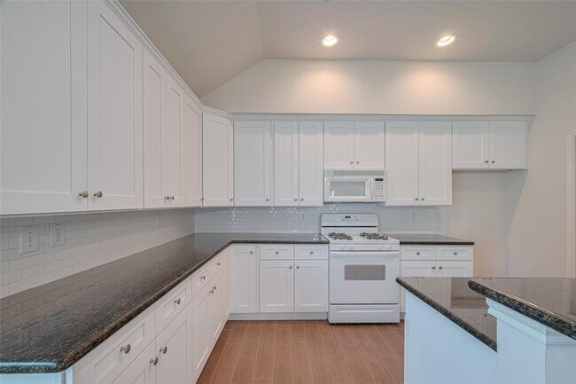 Building Photo - 11106 Fairway Dr