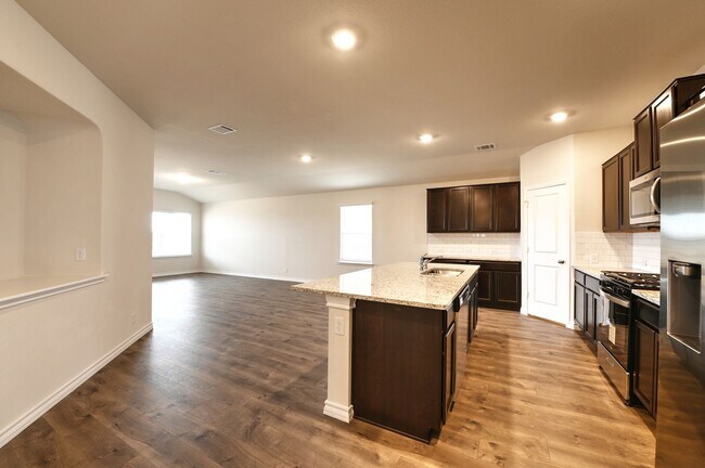 Building Photo - 13035 Minuet Sway