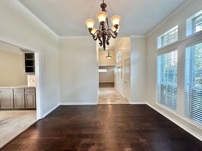 Building Photo - Stunning Home in the Heart of Tyler! 3bd 2...