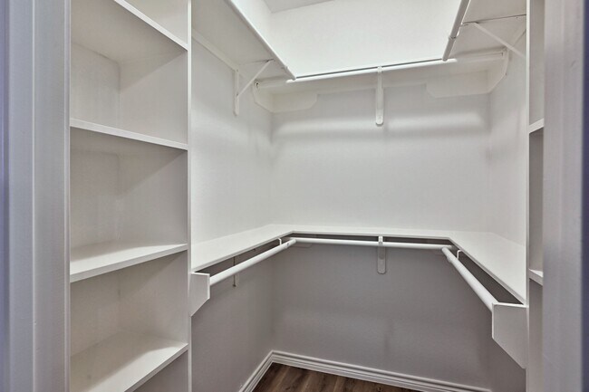 Building Photo - 11911 Nelwood St