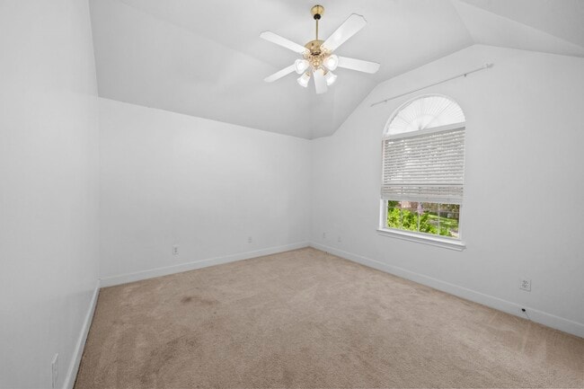 Building Photo - 1215 Pelican Hill Dr