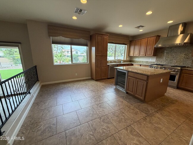 Building Photo - 722 E Sipapu Dr