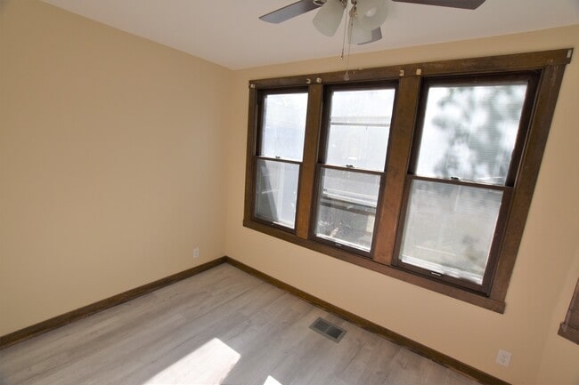 Building Photo - 451 Marion Ave