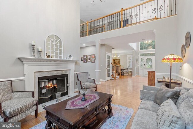 Building Photo - 15292 Golf View Dr