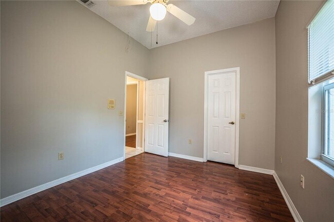 Building Photo - 2326 Deerbrook Dr