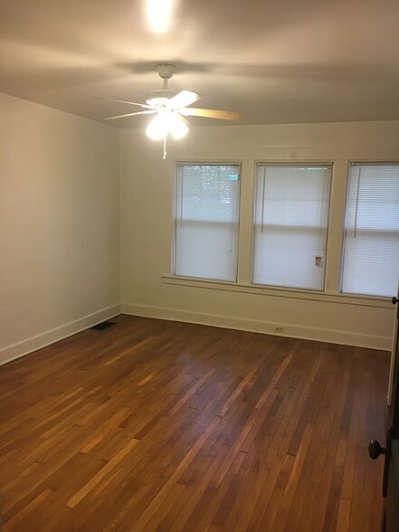 Building Photo - 912 Kennebec St