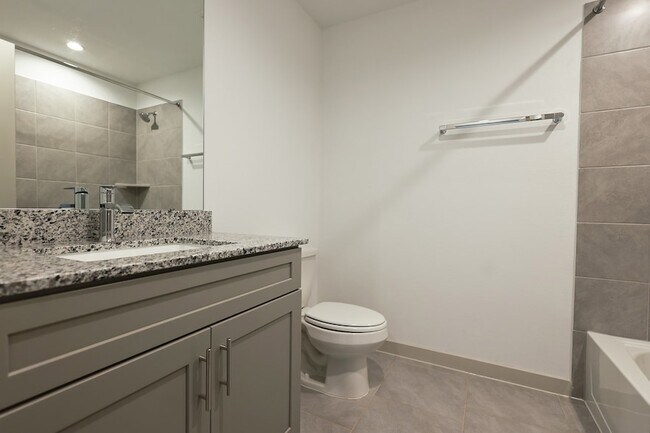 Building Photo - 5034 Pine Haven Lane
