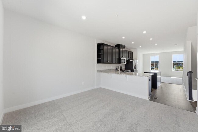 Building Photo - 16130 Hyde Pk Pl