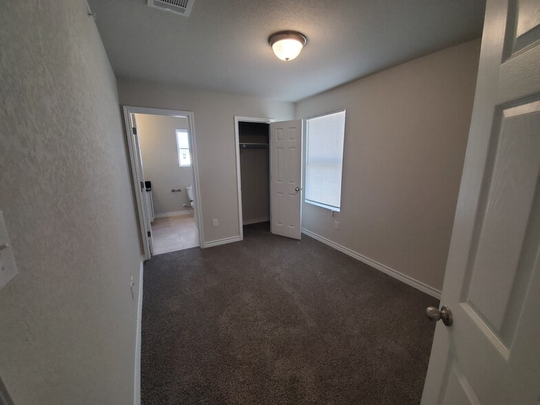 Building Photo - 16906 Spirit Brk