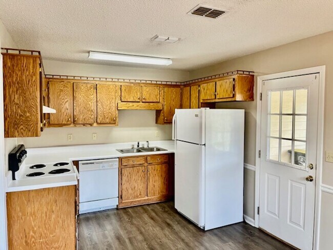 Building Photo - Rockcreek Dr #13 &amp; 15