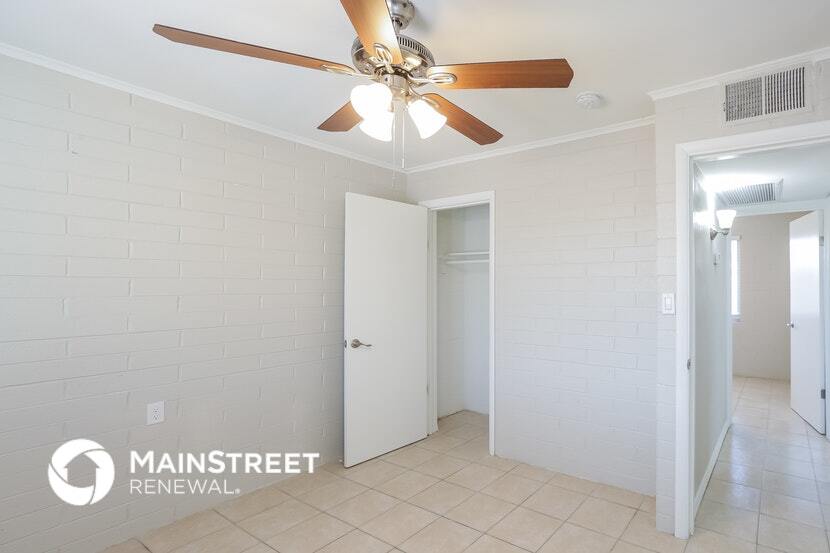 Building Photo - 608 W Mission Ln