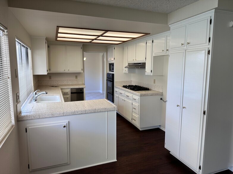 Building Photo - 3218 Tannencrest Dr