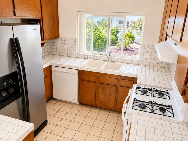 Building Photo - Beautiful Single-Story Home in the Desirable San Carlos Neighborhood