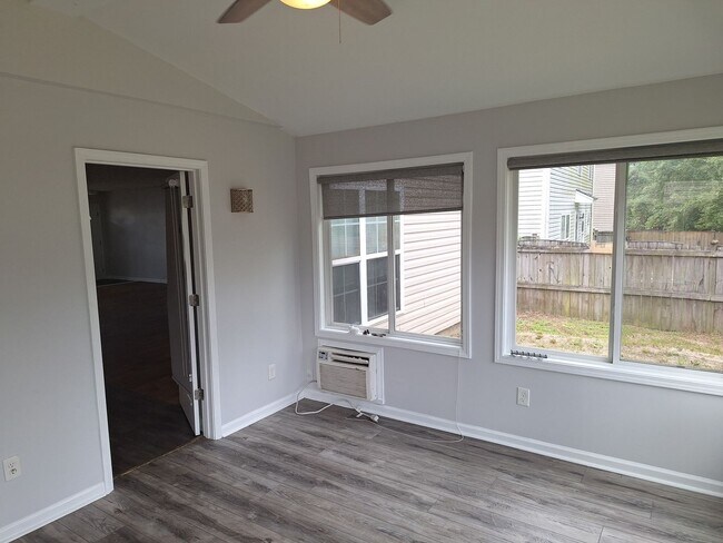 Building Photo - Wonderful Four Bedroom Home Located in Nor...
