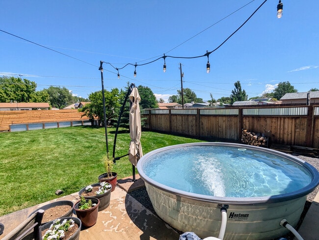 Building Photo - 1015 E Grand Ave