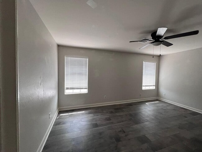 Building Photo - 3818 W Harrison St