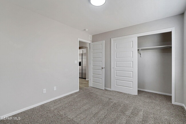 Building Photo - 841 Paseo Drusy Pl