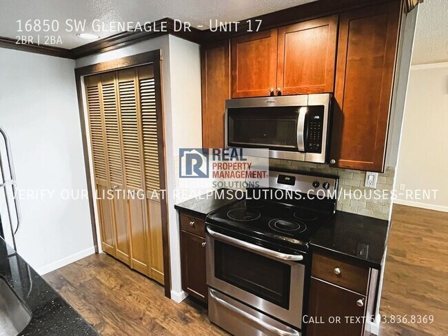 Building Photo - 16850 SW Gleneagle Dr