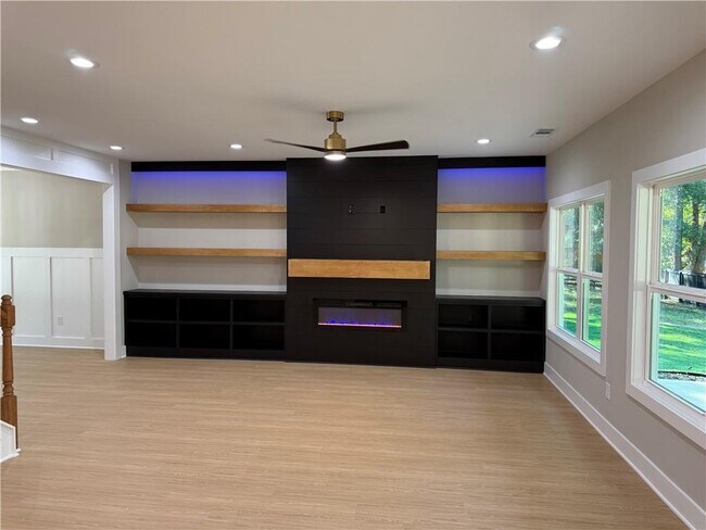 Building Photo - 320 Pine Valley Dr