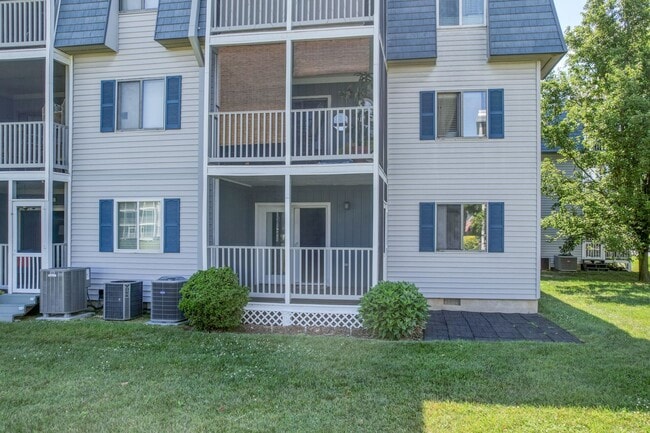 Building Photo - OFF SEASON RENTAL - FIRST FLOOR 2 BED 2 BA...