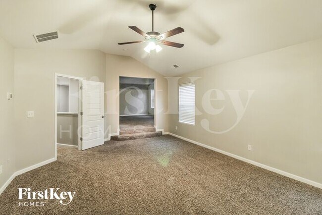 Building Photo - 2082 Massey Ln