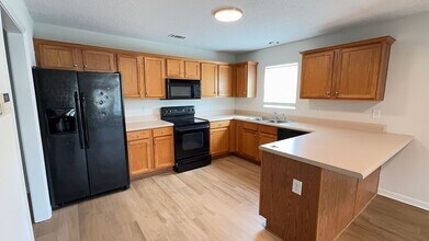Building Photo - BRIDGEWATER HOME! PRE-LEASING FOR MAY 1ST! 1/2 Off Deposit!