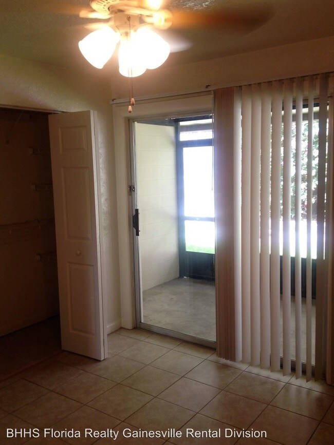 Building Photo - 1406 SW 18th Pl