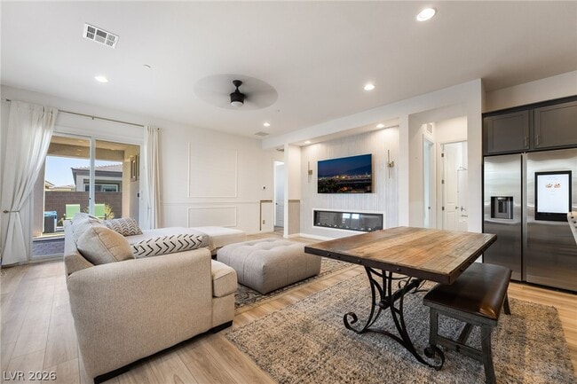 Building Photo - 110 Ibiza Lk Dr