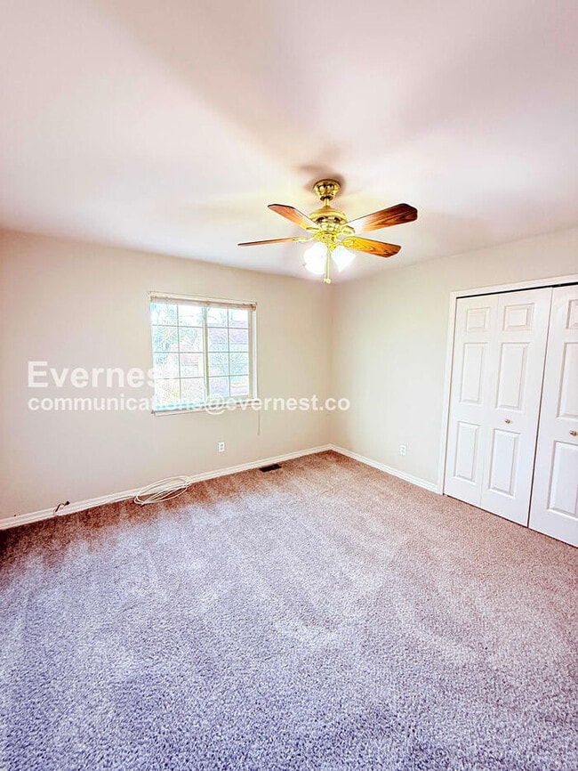 Building Photo - 1660 Brookdale Dr