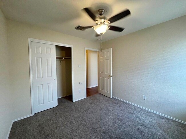 Building Photo - 17500 Dashwood Creek Dr